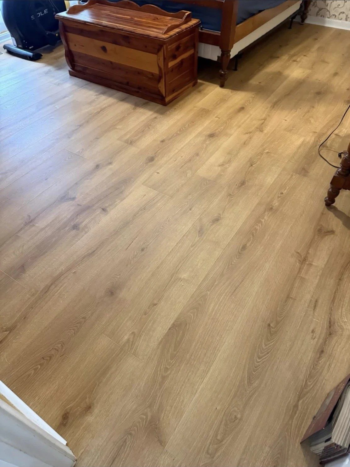 Audacity Elegance flooring in the color Cincinnati, in a bedroom.