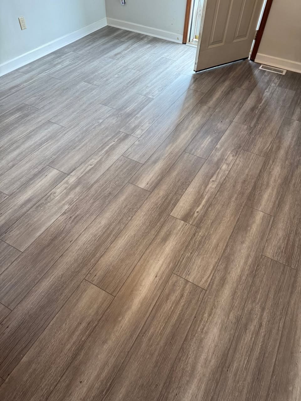 Audacity Liberty flooring in the color Bar Harbor.